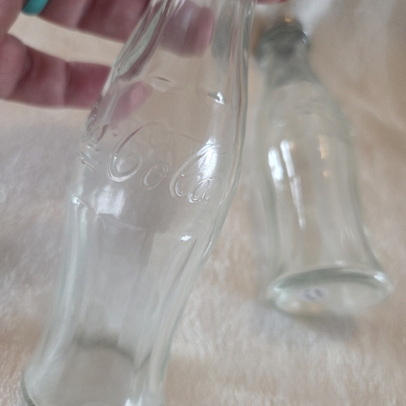 Vintage Clear Coca-Cola Bottle Salt & Pepper Shakers Metal Caps Collectible 6" - Picture 4 of 11